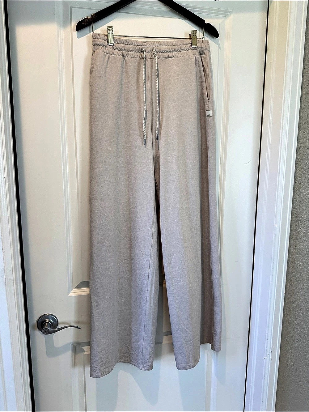 Vuori Halo Essential Wideleg Pant Size M Ecru Heather